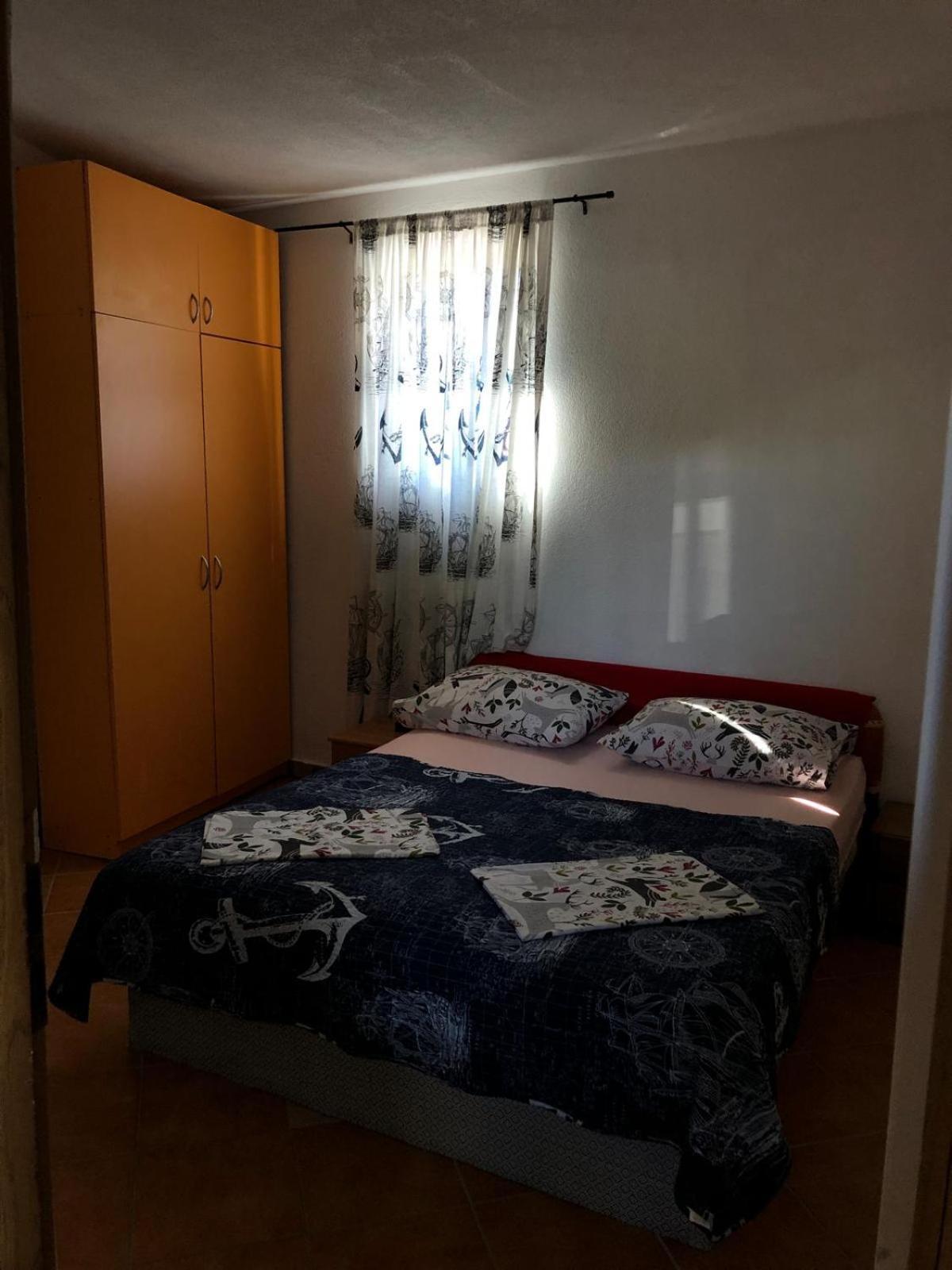 Apartmani Cesarica Karlobag Phòng bức ảnh