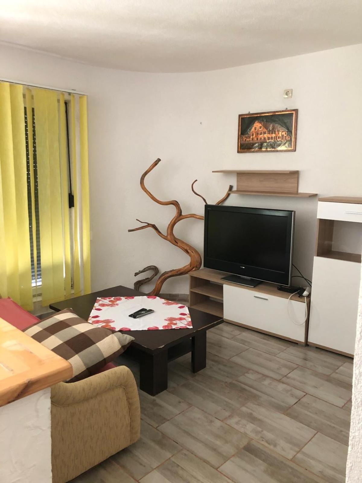 Apartmani Cesarica Karlobag Phòng bức ảnh