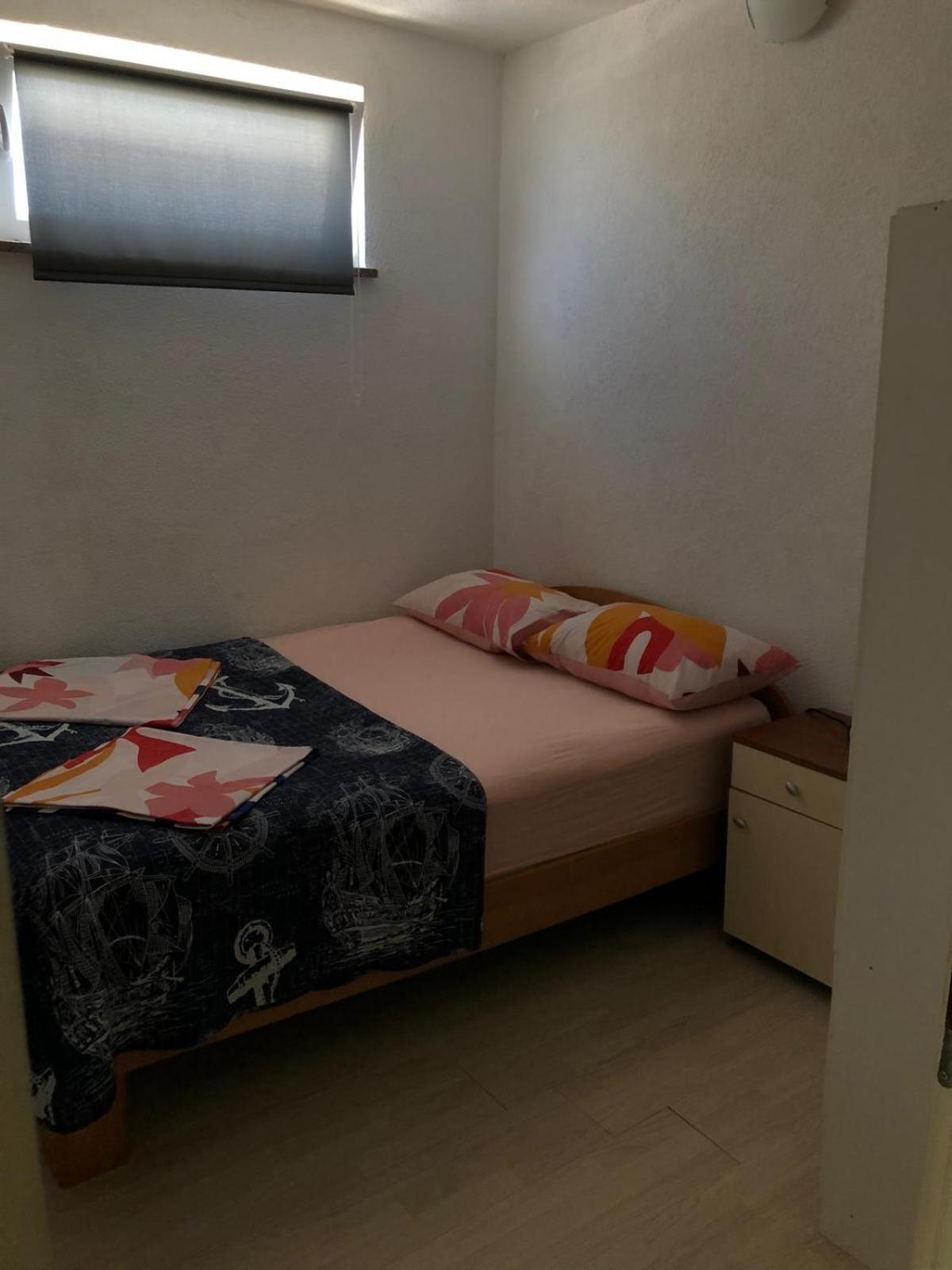 Apartmani Cesarica Karlobag Phòng bức ảnh