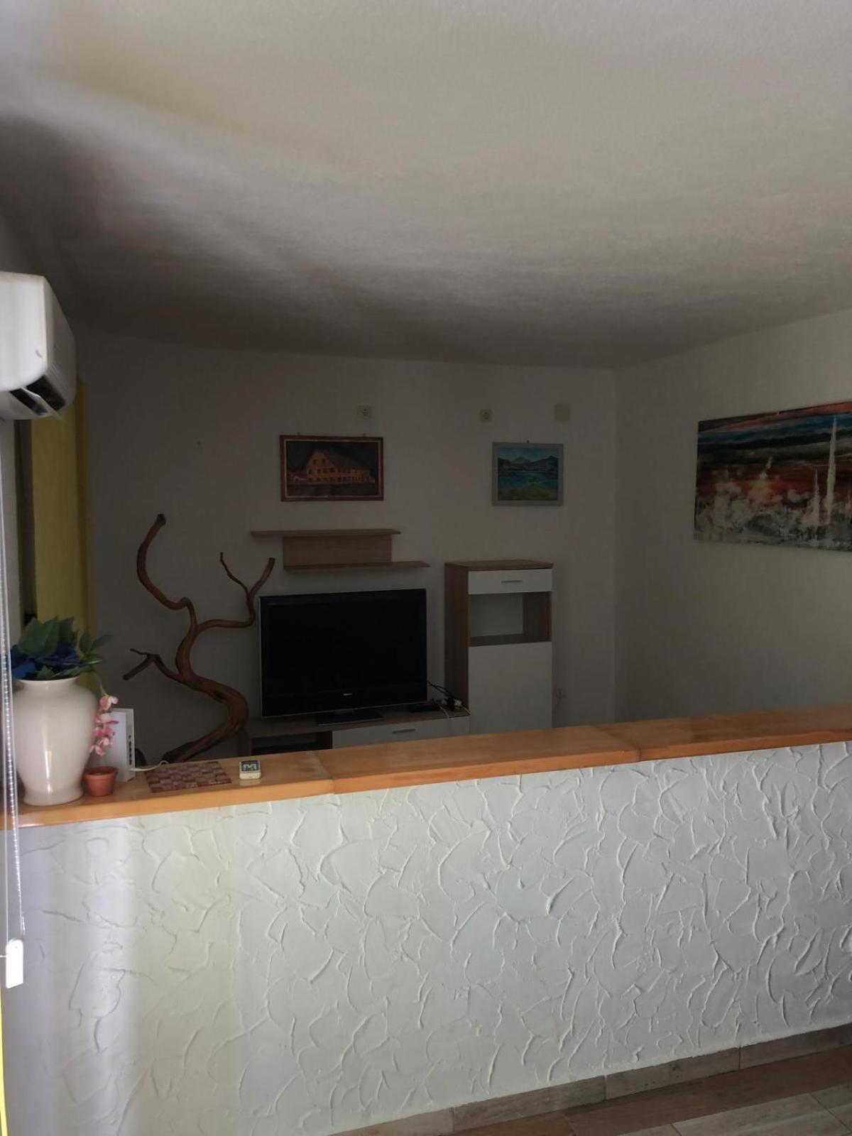 Apartmani Cesarica Karlobag Phòng bức ảnh