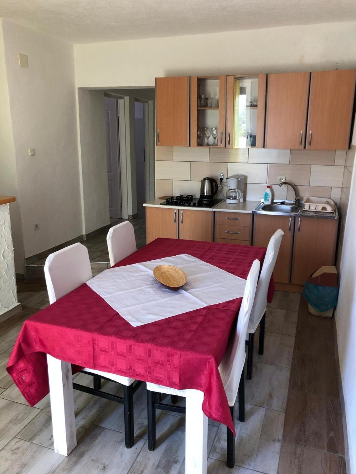 Apartmani Cesarica Karlobag Phòng bức ảnh