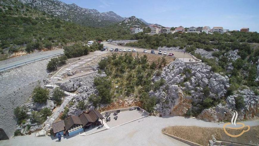 Apartmani Cesarica Karlobag Ngoại thất bức ảnh